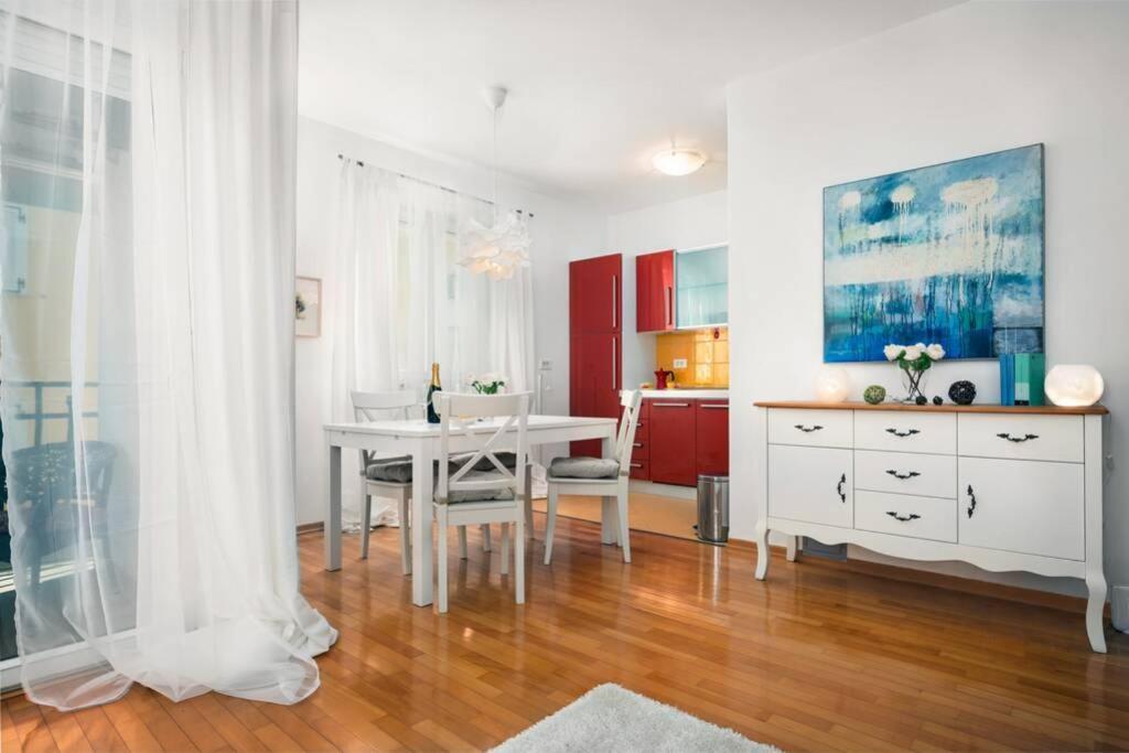 Duplex + Garage Lejlighed Rovinj Eksteriør billede
