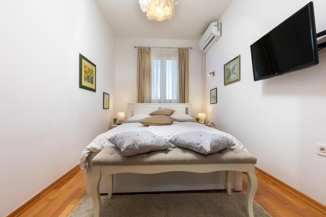 Duplex + Garage Lejlighed Rovinj Eksteriør billede