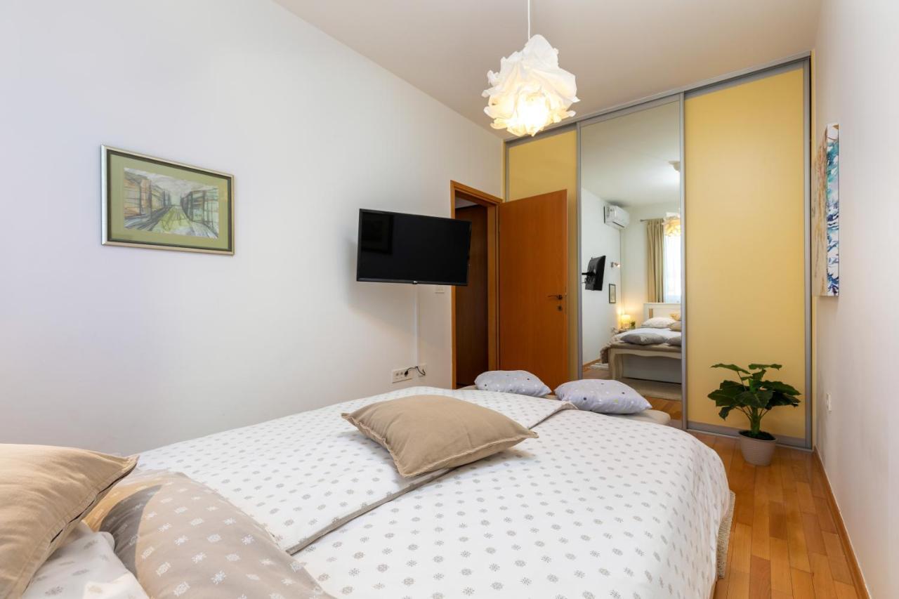 Duplex + Garage Lejlighed Rovinj Eksteriør billede
