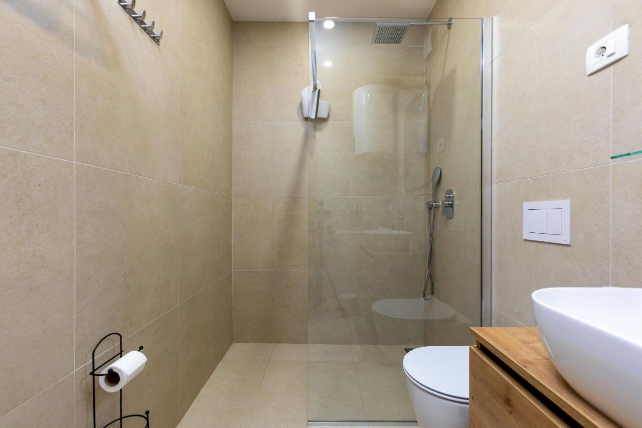 Duplex + Garage Lejlighed Rovinj Eksteriør billede