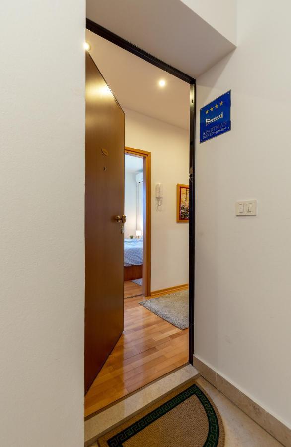 Duplex + Garage Lejlighed Rovinj Eksteriør billede