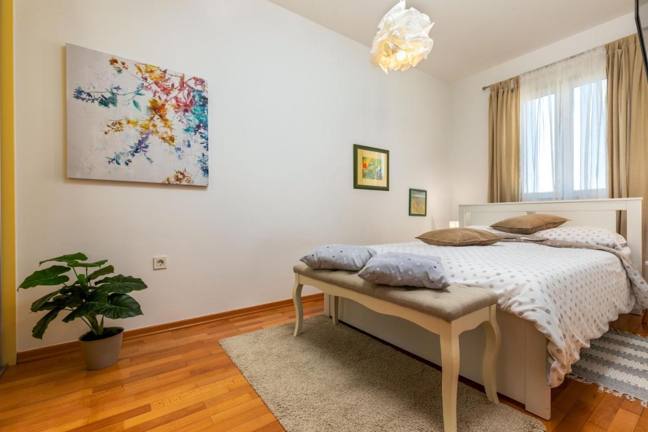 Duplex + Garage Lejlighed Rovinj Eksteriør billede