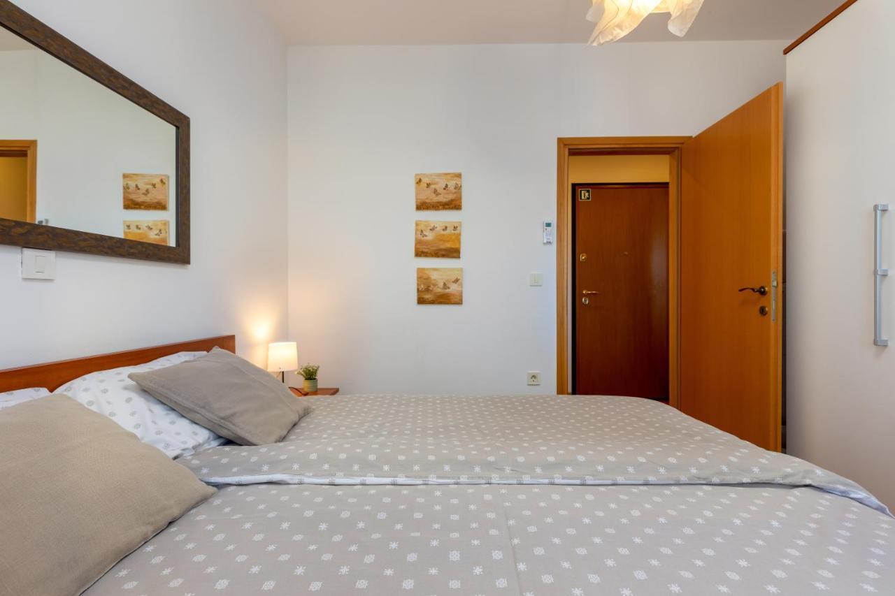Duplex + Garage Lejlighed Rovinj Eksteriør billede